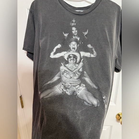 Red Hot Chili Peppers Unisex 2022 World Tour Graphic Band Tee Grunge Streetwear - Picture 2 of 9